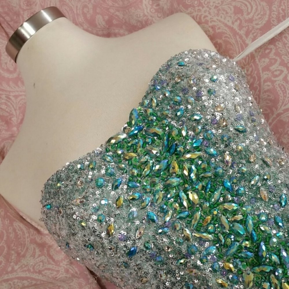 Homecoming Prom Dress - Picture 2 of 6